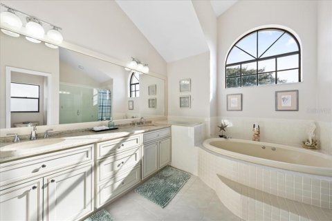 House in Palm Harbor, Florida 4 bedrooms, 204.2 sq.m. № 2396688 - photo 24