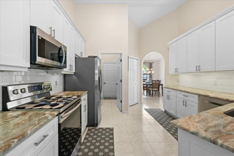 House in Palm Harbor, Florida 4 bedrooms, 204.2 sq.m. № 2396688 - photo 14