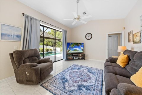 House in Palm Harbor, Florida 4 bedrooms, 204.2 sq.m. № 2396688 - photo 20