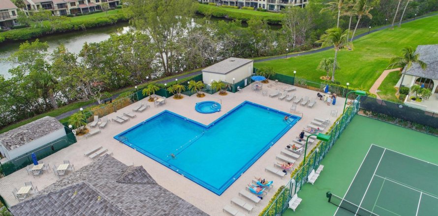 Condominio en Jupiter, Florida, 2 dormitorios № 987129
