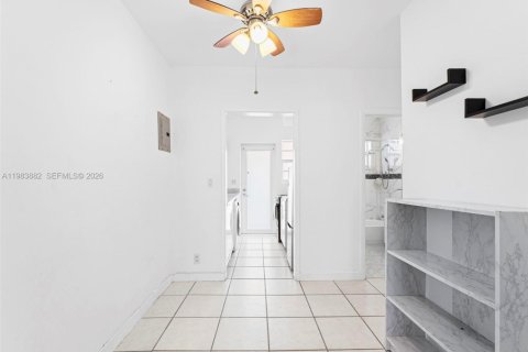 Condo in Miami Beach, Florida  № 2076608 - photo 8