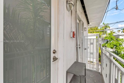 Condo in Miami Beach, Florida  № 2076608 - photo 24