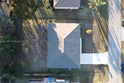 House in Port St. Lucie, Florida 5 bedrooms, 201.13 sq.m. № 2041183 - photo 24