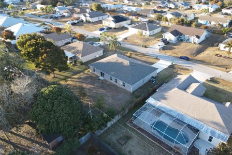 House in Port St. Lucie, Florida 5 bedrooms, 201.13 sq.m. № 2041183 - photo 22