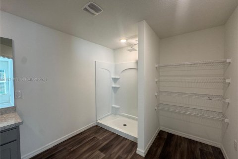 House in Port St. Lucie, Florida 5 bedrooms, 201.13 sq.m. № 2041183 - photo 9