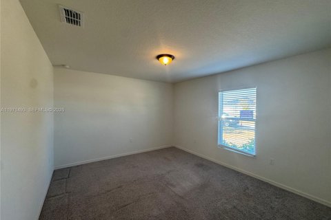 House in Port St. Lucie, Florida 5 bedrooms, 201.13 sq.m. № 2041183 - photo 18