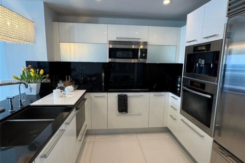 Condo in Sunny Isles Beach, Florida, 1 bedroom № 2030954 - photo 19