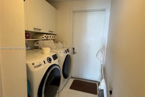 Condo in Sunny Isles Beach, Florida, 1 bedroom № 2030954 - photo 21