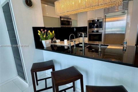 Condo in Sunny Isles Beach, Florida, 1 bedroom № 2030954 - photo 18