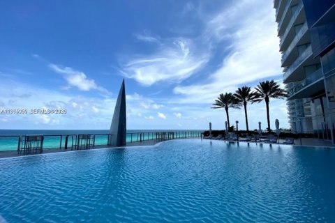 Condo in Sunny Isles Beach, Florida, 1 bedroom  № 2030954