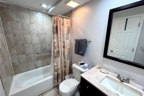 Copropriété à vendre à Sarasota, Floride: 2 chambres, 94.76 m2 № 1666250 - photo 6