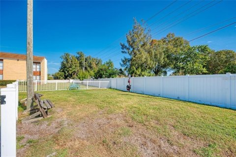 Copropriété à vendre à Sarasota, Floride: 2 chambres, 94.76 m2 № 1666250 - photo 17