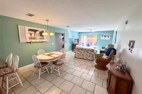 Copropriété à vendre à Sarasota, Floride: 2 chambres, 94.76 m2 № 1666250 - photo 21