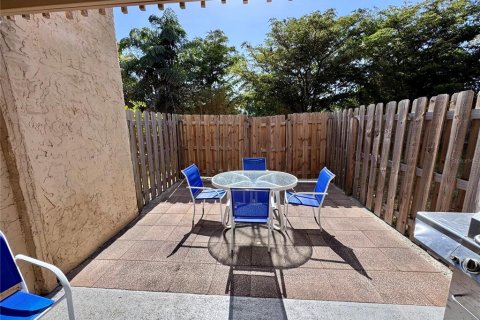 Copropriété à vendre à Sarasota, Floride: 2 chambres, 94.76 m2 № 1666250 - photo 13