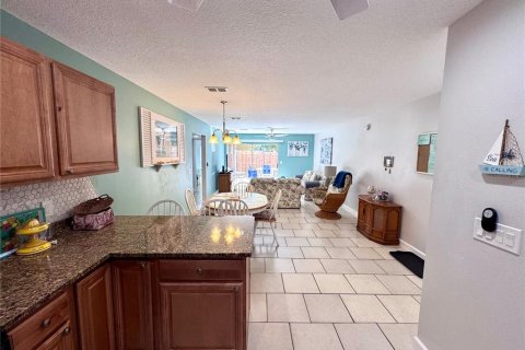 Copropriété à vendre à Sarasota, Floride: 2 chambres, 94.76 m2 № 1666250 - photo 3