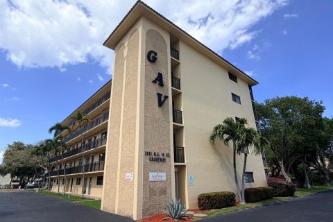 Condominio en venta en Pompano Beach, Florida, 1 dormitorio, 70.61 m2 № 2249626 - foto 14