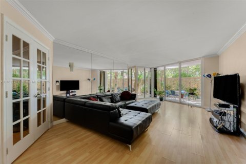 Condominio en venta en Miami, Florida, 1 dormitorio, 111.48 m2 № 2012799 - foto 2