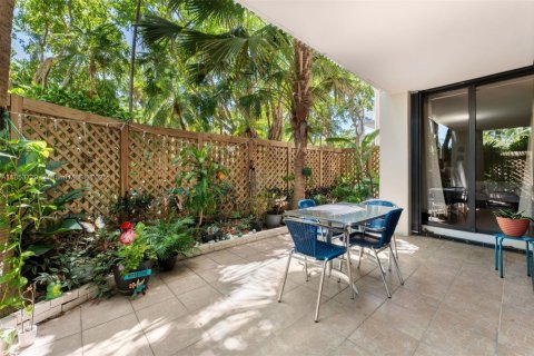 Condominio en venta en Miami, Florida, 1 dormitorio, 111.48 m2 № 2012799 - foto 16