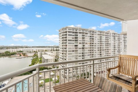 Condominio en venta en Aventura, Florida, 4 dormitorios, 221.76 m2 № 1790651 - foto 15