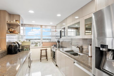 Condominio en venta en Aventura, Florida, 4 dormitorios, 221.76 m2 № 1790651 - foto 12