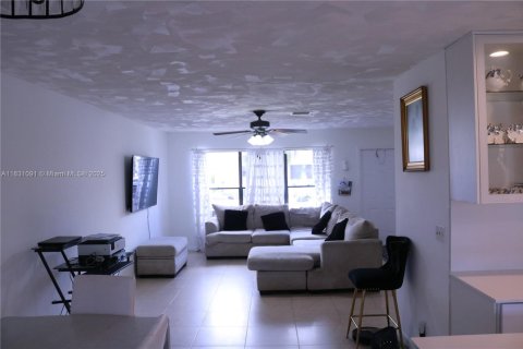 Touwnhouse à vendre à Pompano Beach, Floride: 3 chambres, 132.66 m2 № 1808962 - photo 5