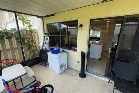 Touwnhouse à vendre à Pompano Beach, Floride: 3 chambres, 132.66 m2 № 1808962 - photo 11