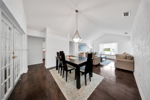 Villa ou maison à louer à Miami, Floride: 3 chambres, 131.92 m2 № 2000174 - photo 10