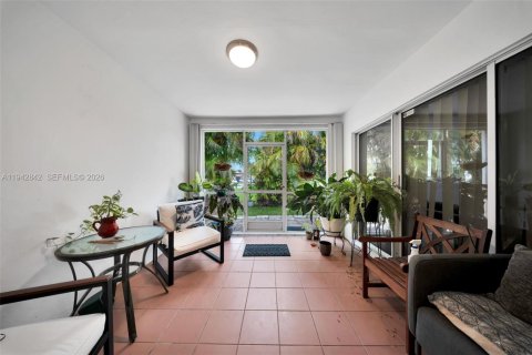 Villa ou maison à louer à Miami, Floride: 3 chambres, 131.92 m2 № 2000174 - photo 24