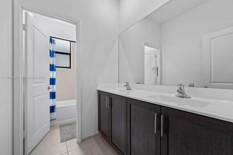 Casa en venta en Homestead, Florida, 4 dormitorios, 241.36 m2 № 2046965 - foto 24