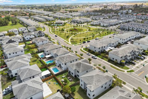 Casa en venta en Homestead, Florida, 4 dormitorios, 241.36 m2 № 2046965 - foto 2