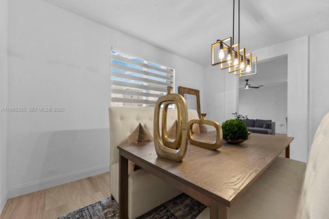 Casa en venta en Homestead, Florida, 4 dormitorios, 241.36 m2 № 2046965 - foto 12