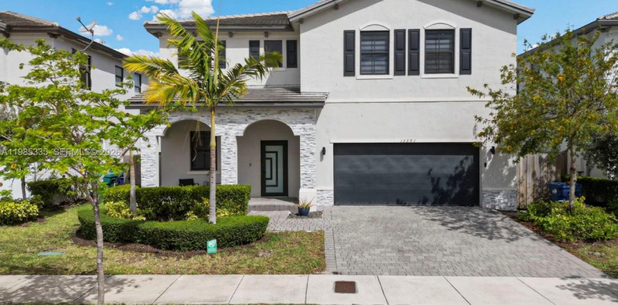 Casa en Homestead, Florida 4 dormitorios, 241.36 m2 № 2046965