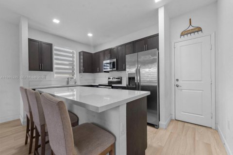 Casa en venta en Homestead, Florida, 4 dormitorios, 241.36 m2 № 2046965 - foto 15