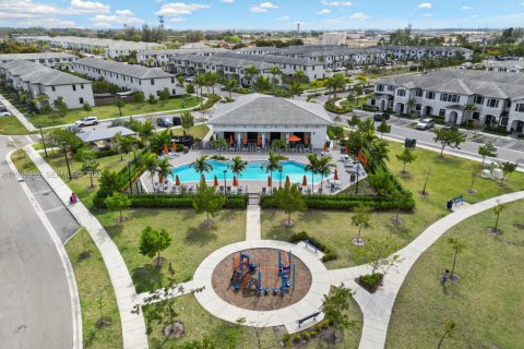 Casa en venta en Homestead, Florida, 4 dormitorios, 241.36 m2 № 2046965 - foto 6