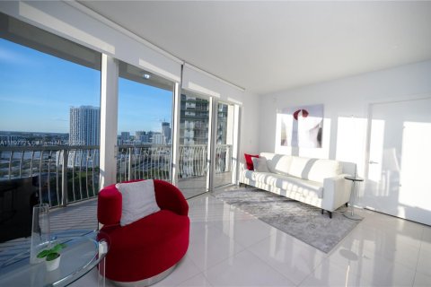 Condo in Miami, Florida, 2 bedrooms  № 1952450 - photo 12