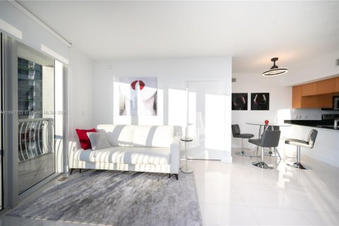Condo in Miami, Florida, 2 bedrooms  № 1952450 - photo 13