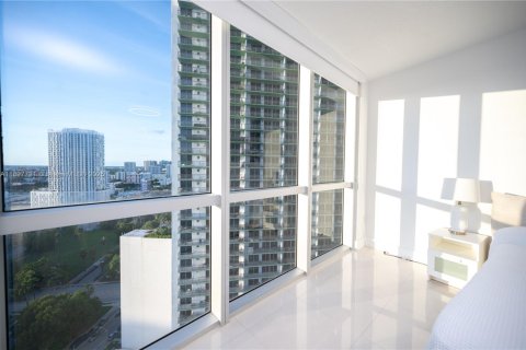 Condo in Miami, Florida, 2 bedrooms  № 1952450 - photo 18