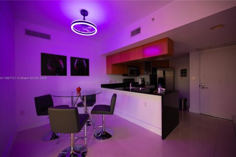 Condo in Miami, Florida, 2 bedrooms  № 1952450 - photo 23