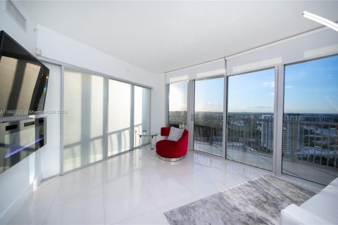 Condo in Miami, Florida, 2 bedrooms  № 1952450 - photo 11