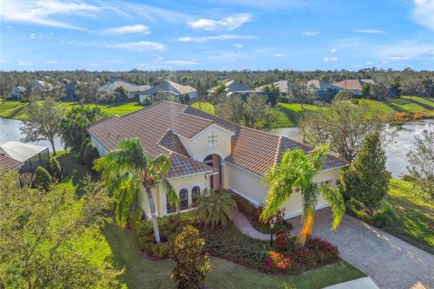 Villa ou maison à Lakewood Ranch, Floride 3 chambres, 260.22 m2 № 2381035