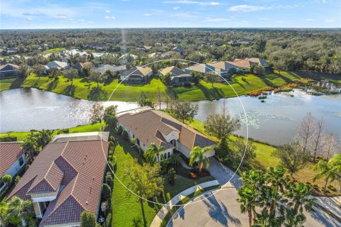 Villa ou maison à louer à Lakewood Ranch, Floride: 3 chambres, 260.22 m2 № 2381035 - photo 3