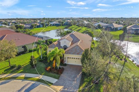 Villa ou maison à louer à Lakewood Ranch, Floride: 3 chambres, 260.22 m2 № 2381035 - photo 4