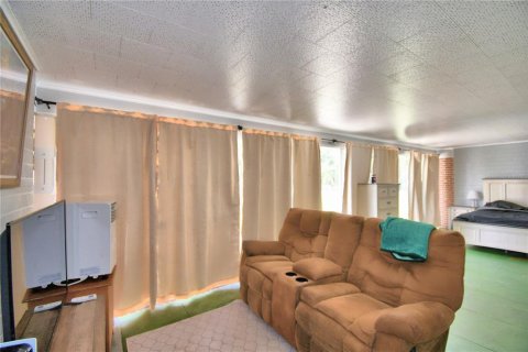 House in Frostproof, Florida 3 bedrooms, 233 sq.m. № 1718966 - photo 27