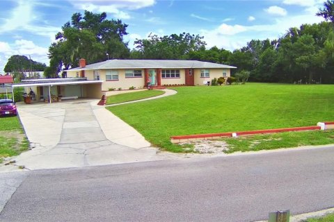 House in Frostproof, Florida 3 bedrooms, 233 sq.m. № 1718966 - photo 3