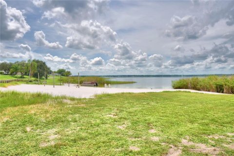 House in Frostproof, Florida 3 bedrooms, 233 sq.m. № 1718966 - photo 21