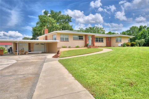House in Frostproof, Florida 3 bedrooms, 233 sq.m. № 1718966 - photo 2