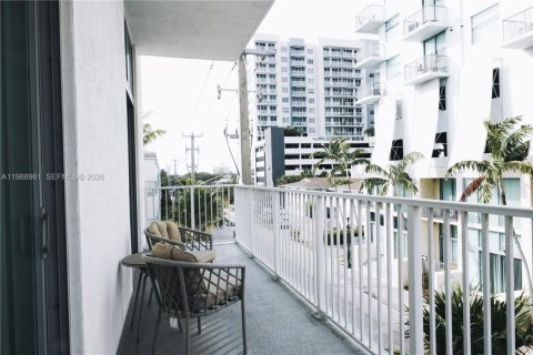 Condo in Hollywood, Florida, 1 bedroom  № 2050750 - photo 20