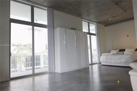 Condo in Hollywood, Florida, 1 bedroom  № 2050750 - photo 27