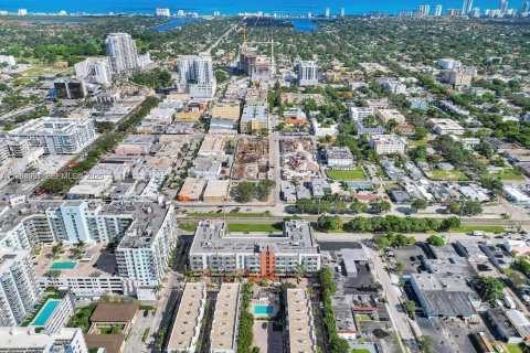 Condo in Hollywood, Florida, 1 bedroom  № 2050750 - photo 2