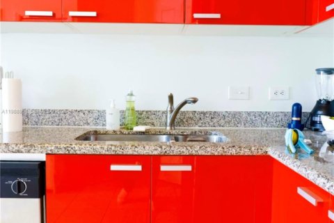Condo in Hollywood, Florida, 1 bedroom  № 2050750 - photo 12